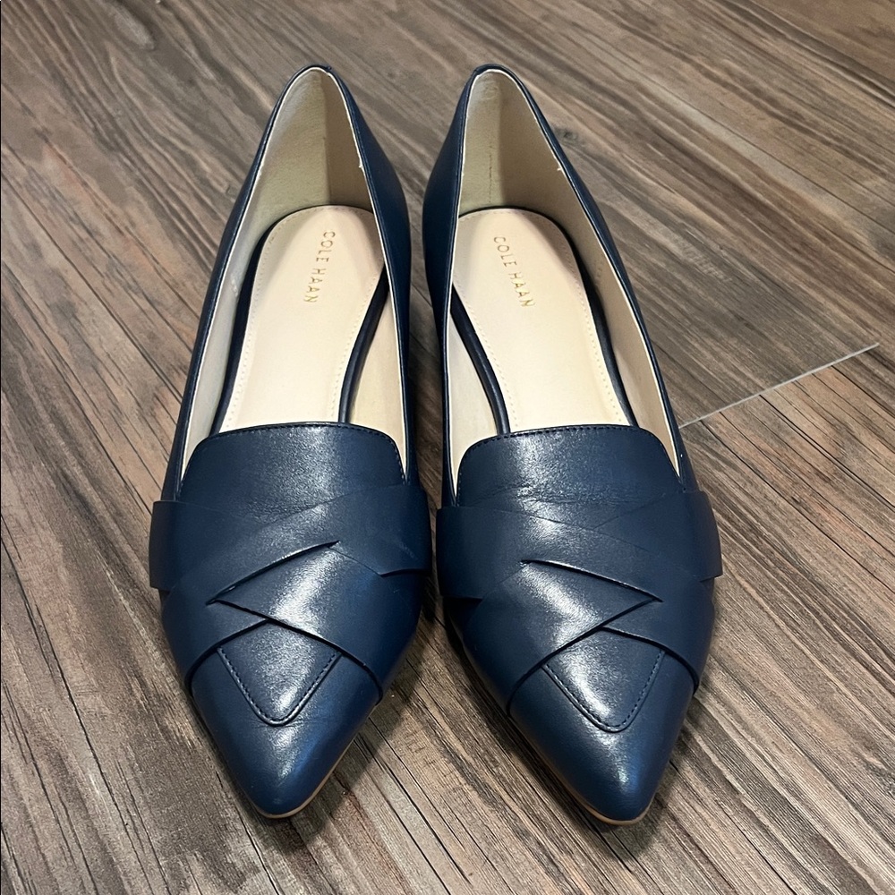 Cole Haan Women's Navy Leather Loafers New without Tag and no Box